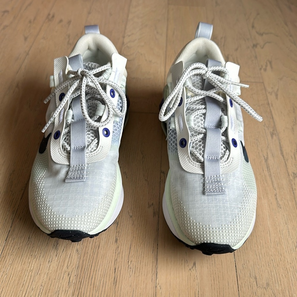 Nike Sneaker